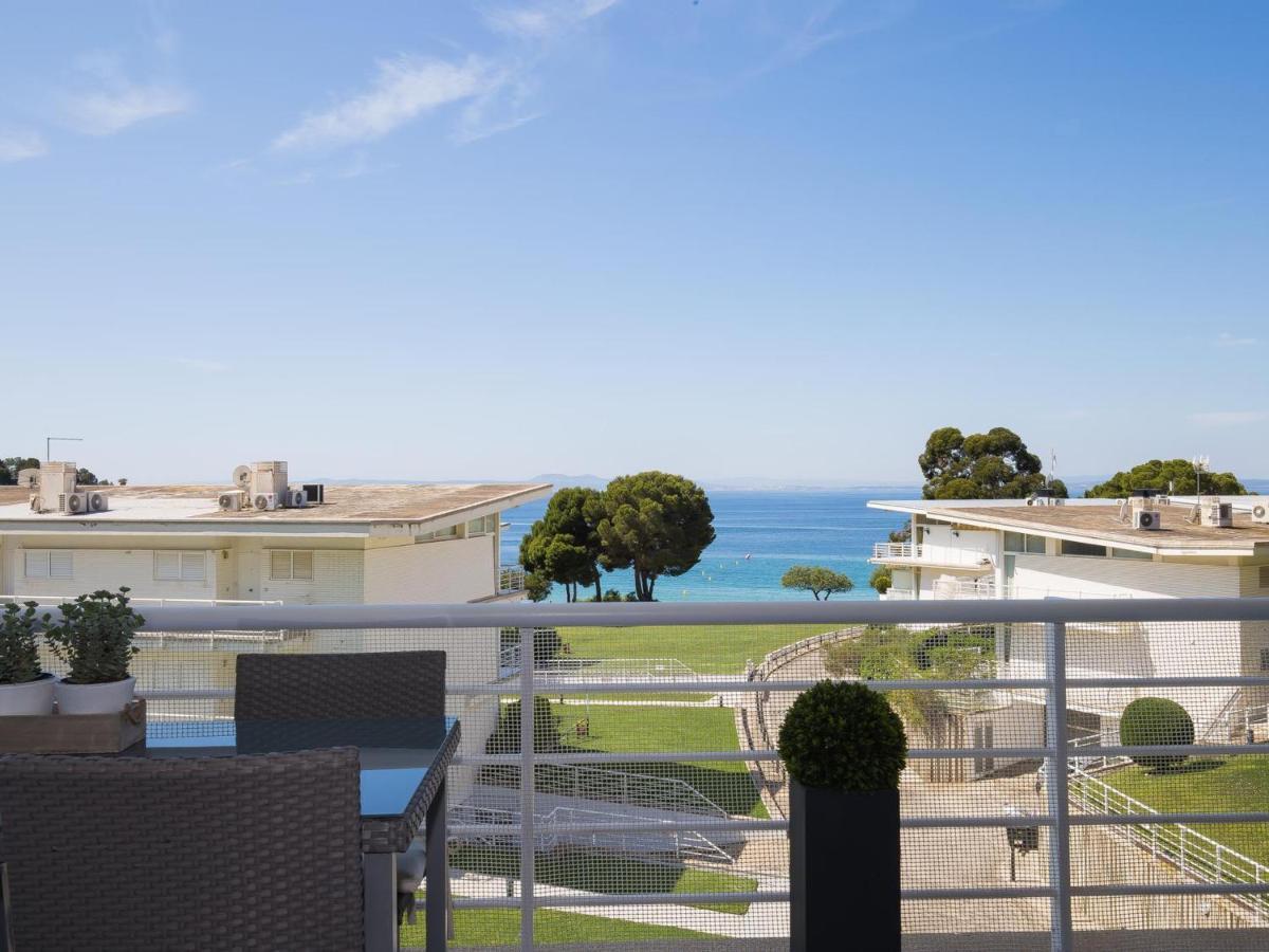 Magnifico Renovado En Primera Linea De Playa Con Terraza, Piscina Y Parking, - Es-228-109 *