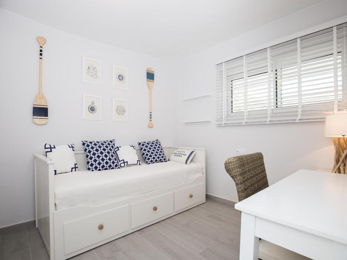 Magnifico Renovado En Primera Linea De Playa Con Terraza, Piscina Y Parking, - Es-228-109 Appartement