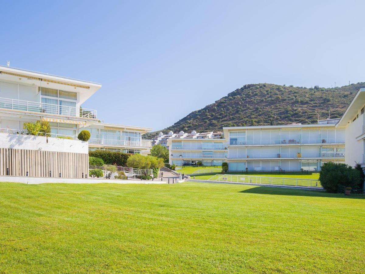 Magnifico Renovado En Primera Linea De Playa Con Terraza, Piscina Y Parking, - Es-228-109 Roses