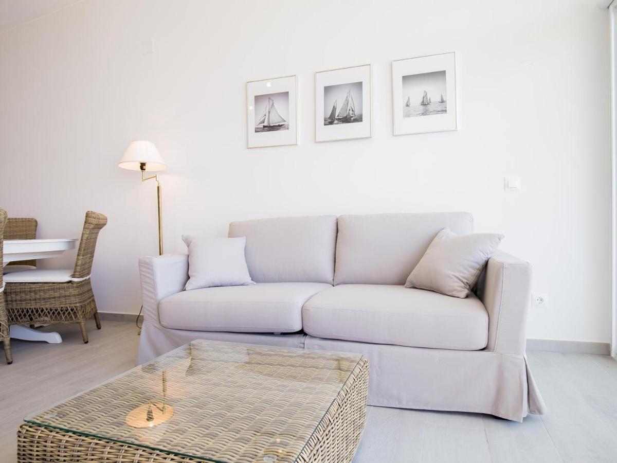 Apartment Magnifico Renovado En Primera Linea De Playa Con Terraza, Piscina Y Parking, - Es-228-109 Roses